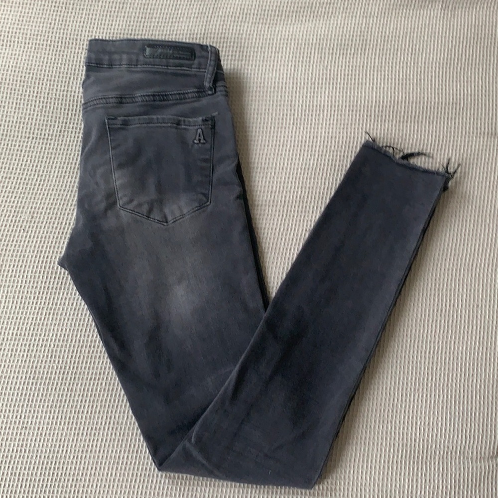 💥FINAL SALE💥 Articles of Society skinny jeans